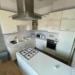 Spacious Apartment With Balconies Downtown